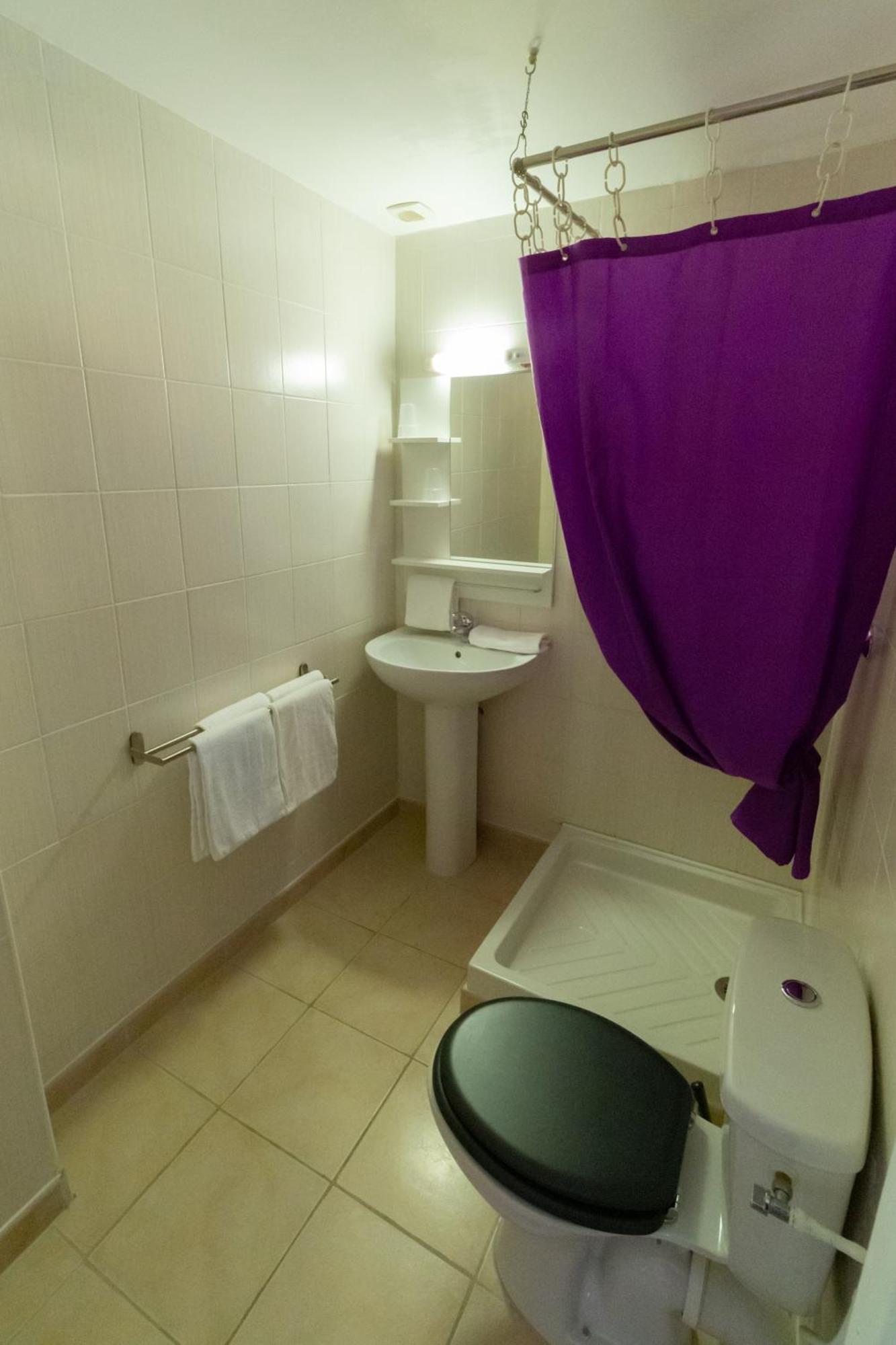 Hotel La Barguelonne Montcuq Екстер'єр фото