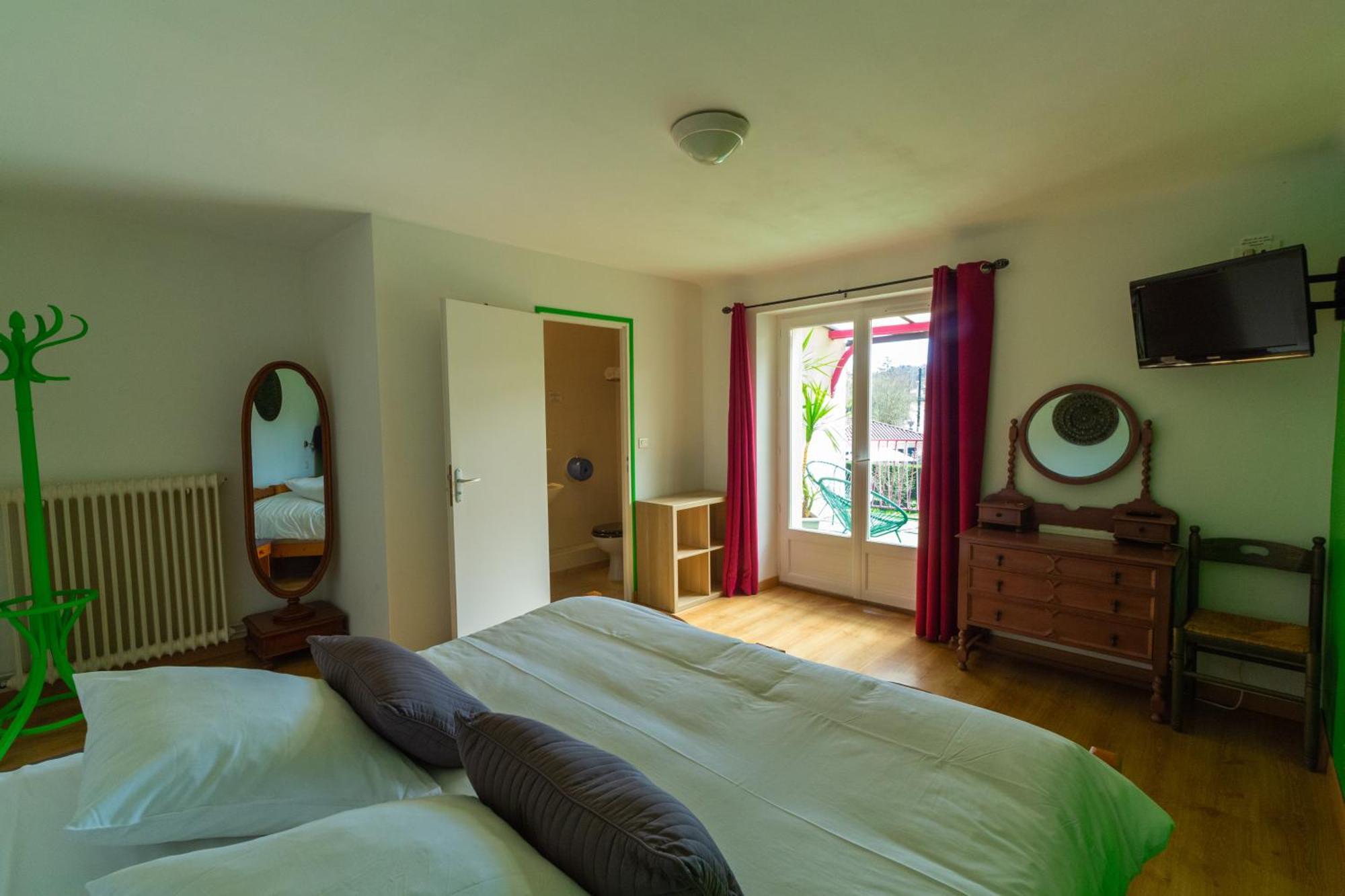 Hotel La Barguelonne Montcuq Екстер'єр фото
