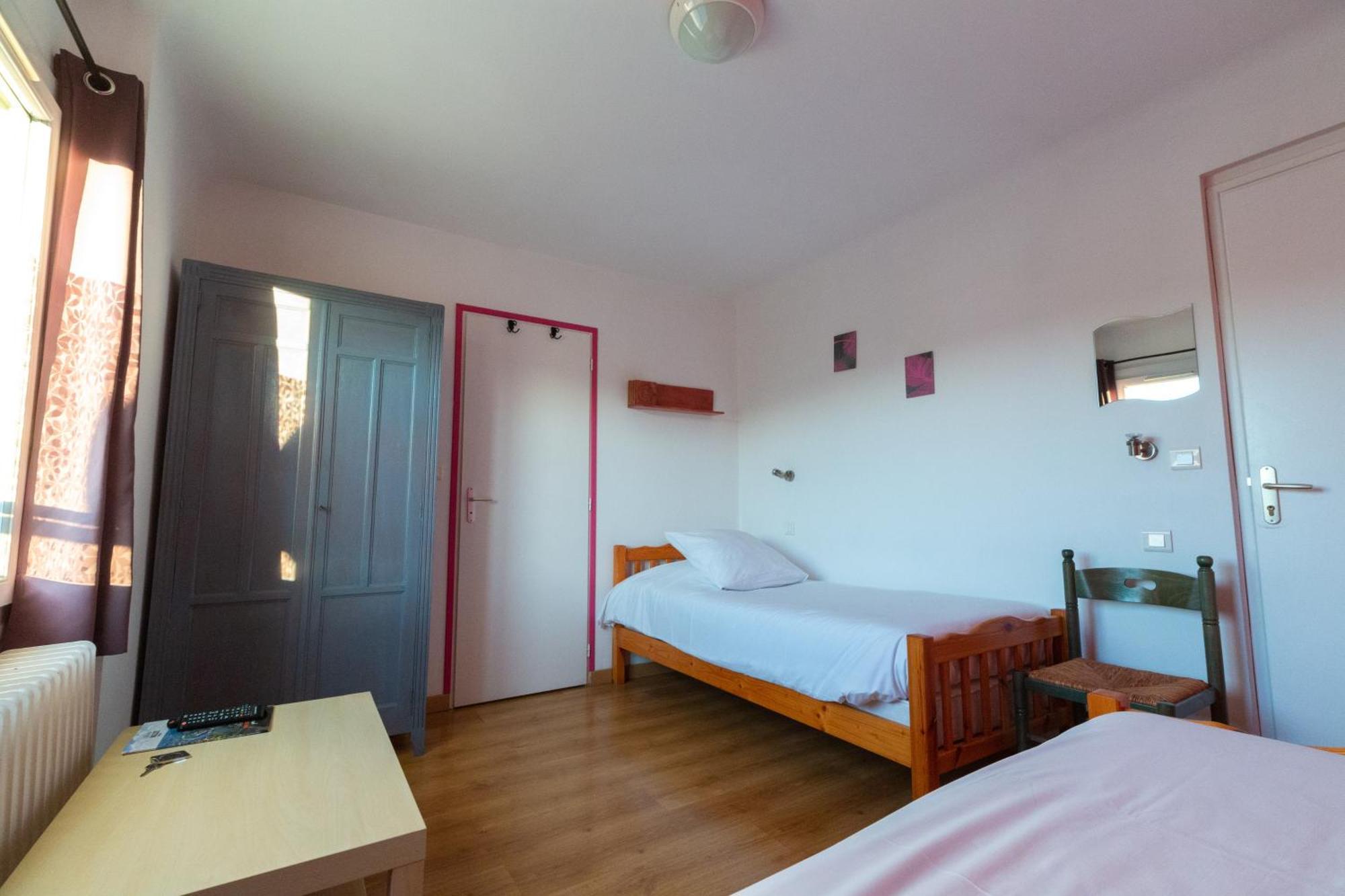 Hotel La Barguelonne Montcuq Екстер'єр фото